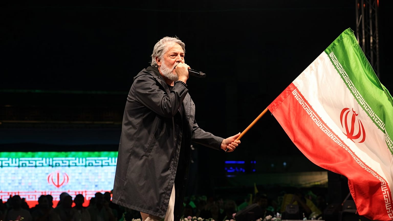 جنجال قیصر در تهران؛ کارزار «سلب تابعیت» خواننده لسآنجلسی به راه افتاد جنجال قیصر در تهران؛ کارزار «سلب تابعیت» خواننده لسآنجلسی به راه افتاد