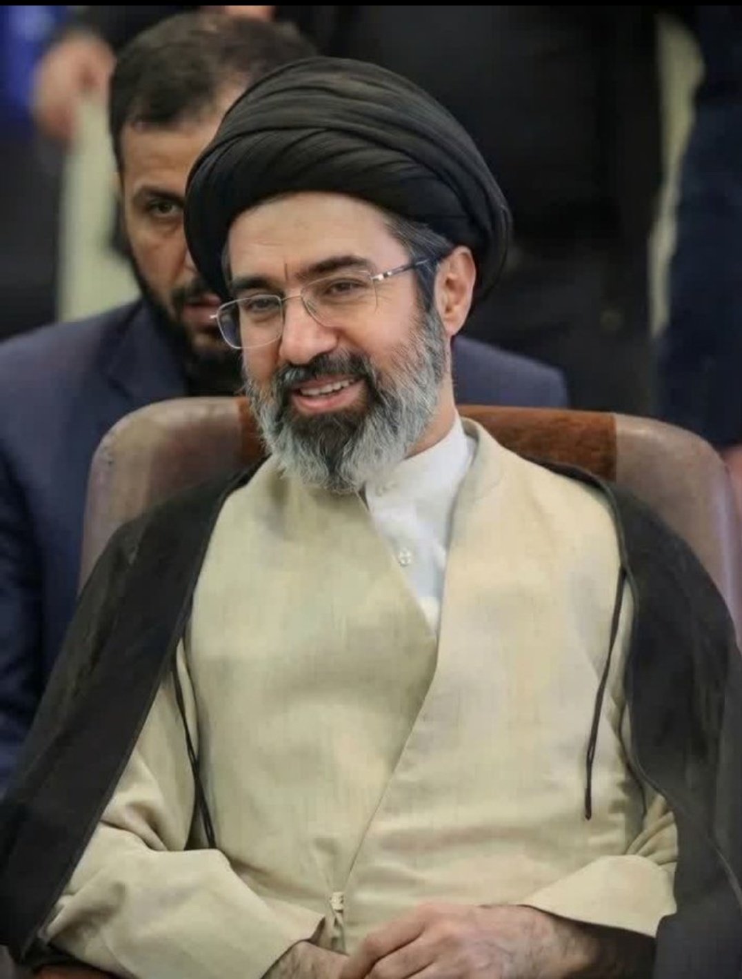 آیا مقام معظم رهبری در مراسم تشییع و وداع شرکت کردند؟ از واقعیت تا شایعات آیا مقام معظم رهبری در مراسم تشییع و وداع شرکت کردند؟ از واقعیت تا شایعات