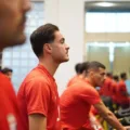شوک بزرگ در نقل‌وانتقالات؛ پرسپولیس با چاقوی حقوقی روی میز مذاکره!/ شرط عجیب سرخ‌ها برای نجات از دام ۲۰۰ هزار دلاری نساجی!