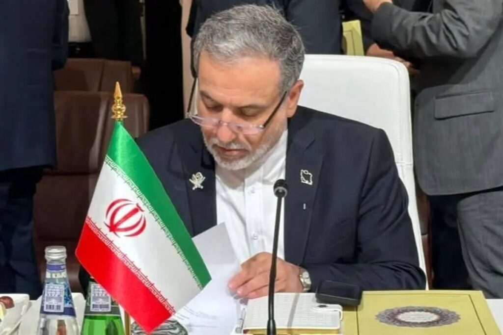 واکنش طنز عراقچی به ادعای ترامپ درباره عوارض تنگه هرمز
