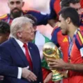 ادعای عجیب ترامپ: کلاه فران تورس ادای احترام به من بود