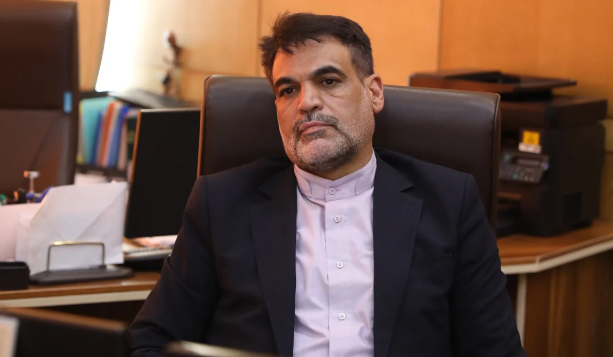 اعتراض به حقوق ۳۰۰ میلیونی یک کارمند خودروسازی